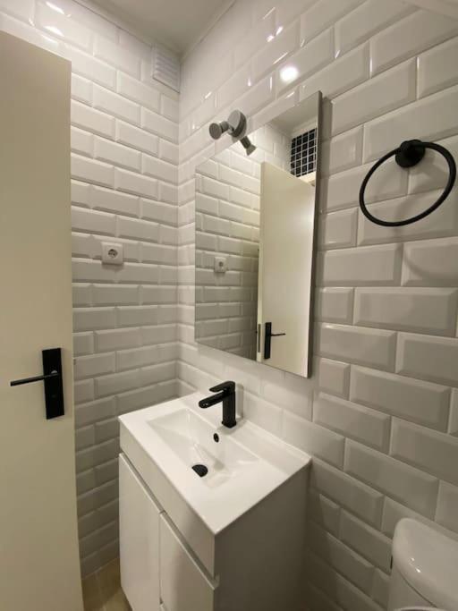 Artistic Digital Getaway - Patio & Great Location! Apartment ลิสบอน ภายนอก รูปภาพ
